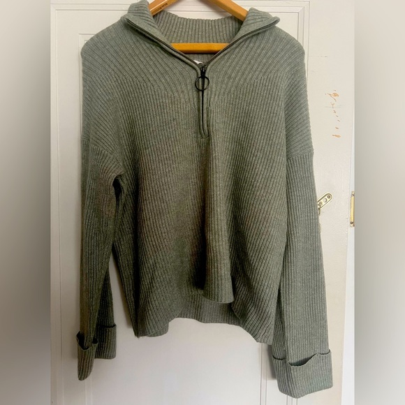 Light green knit quarter zip - Picture 1 of 6